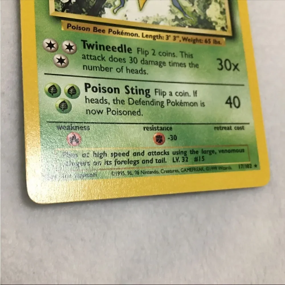 Beedrill 17/102 Base Set NonHolo Rare Vintage 1999 Pokemon Card NM